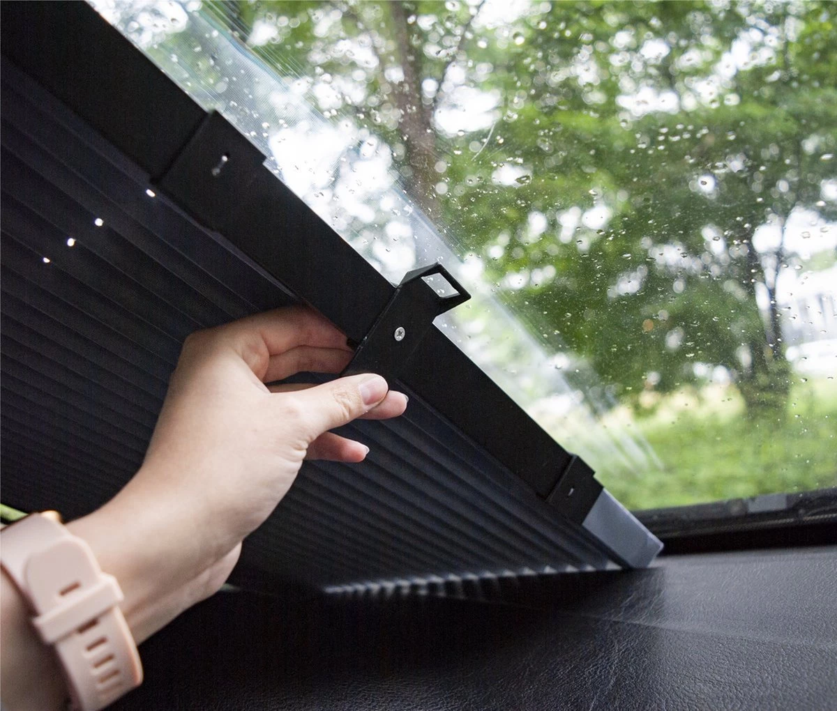 Zonnescherm Auto - Zonwering - Voorruit - UV Protectie - Oprolbaar - Rolgordijn - Rheme - Afbeelding 11