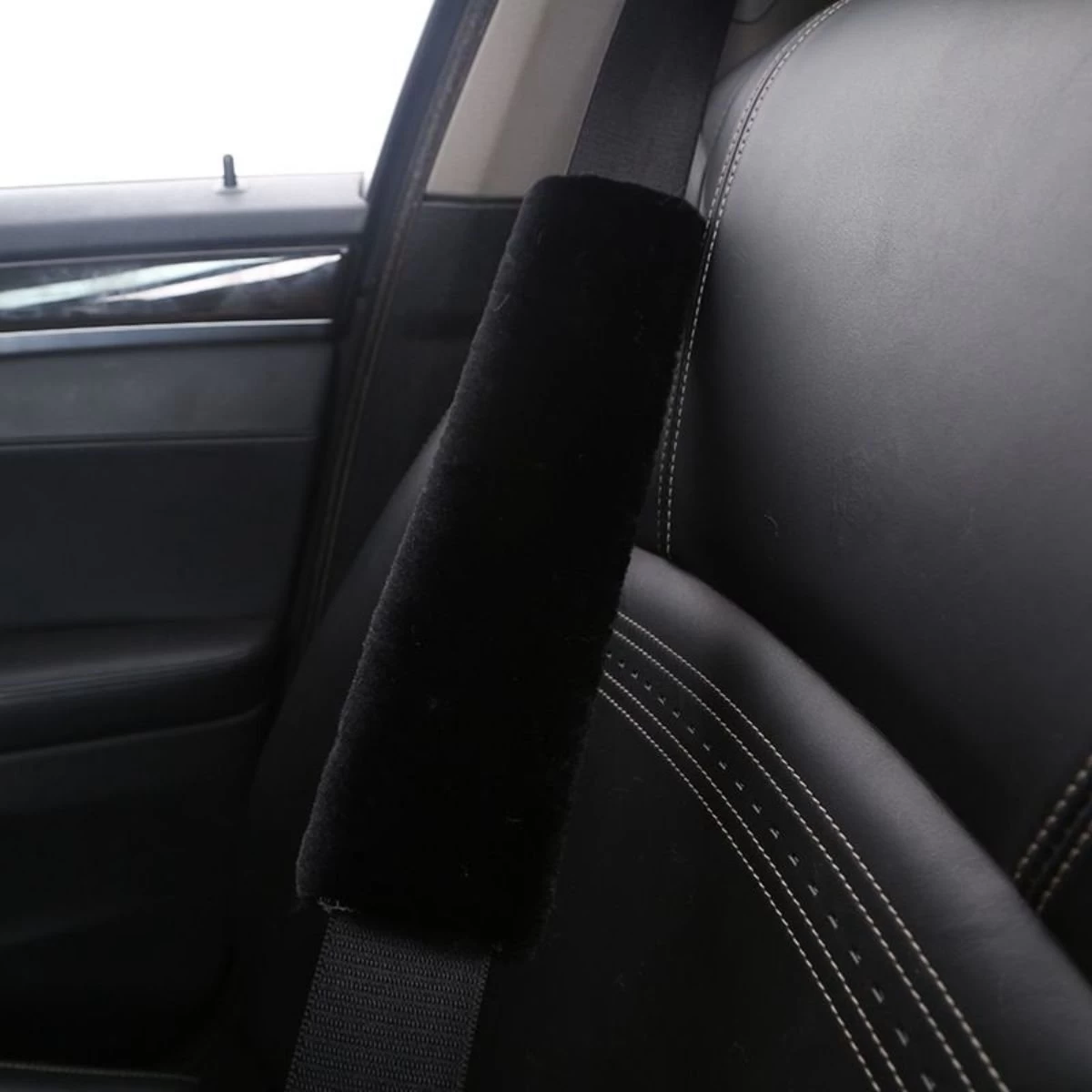 Hazlö Luxe Gordelhoezen - Extra Zacht - Schouderhoezen - Gordelkussen - Auto Gordel Beschermer - Gordel Beschermer - Gordelhoes - 2 Stuks - Zwart