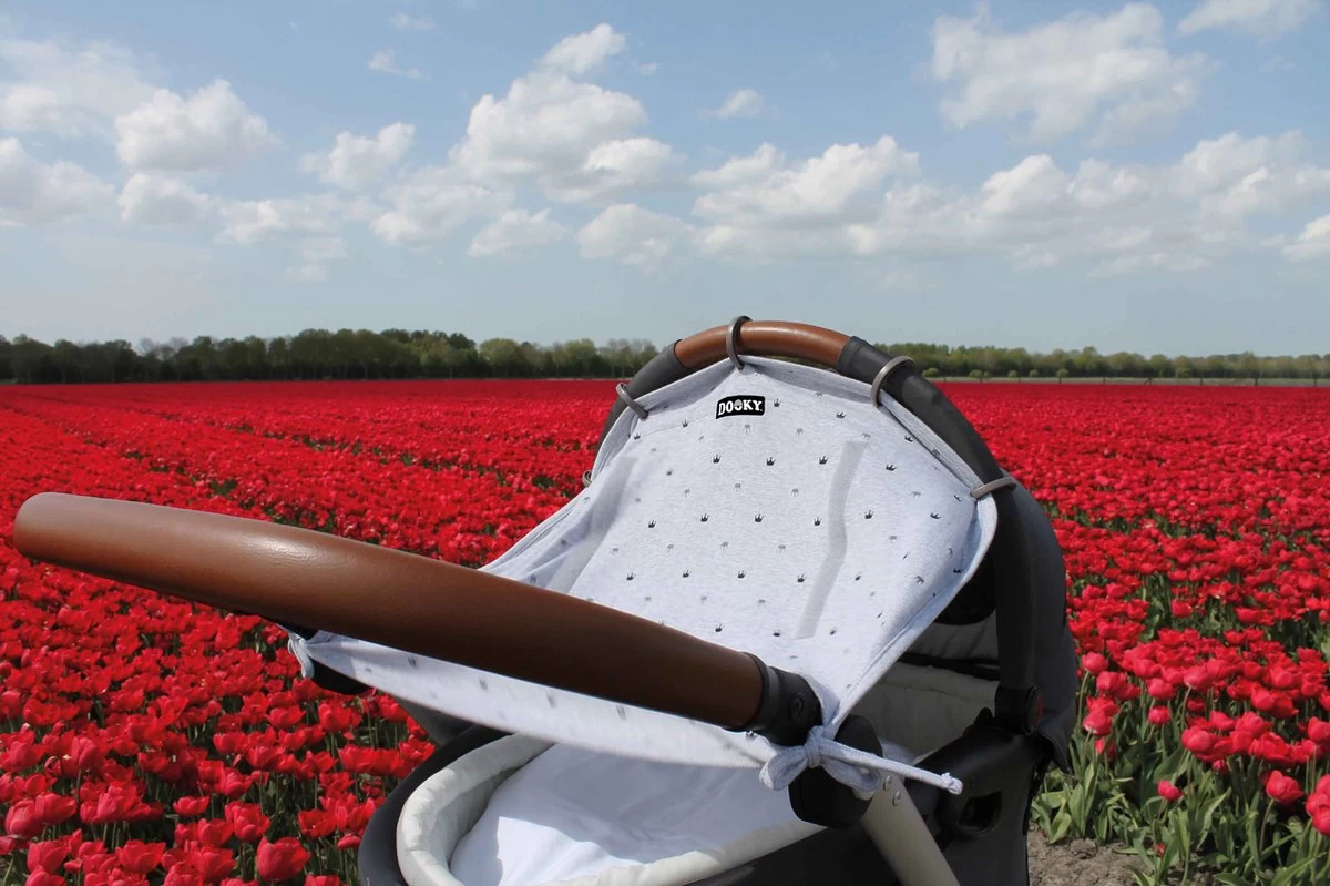 Dooky Universal Cover Zonnescherm Kinderwagen - Light Grey Crowns - Afbeelding 11