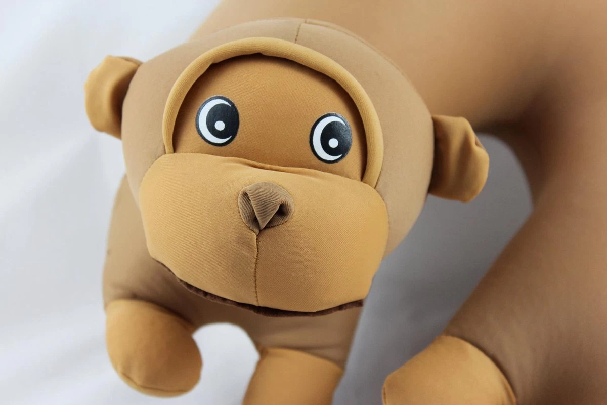 Cuddlebug U-shape Kussen | Aap | Knuffel | Kinderen - Afbeelding 4