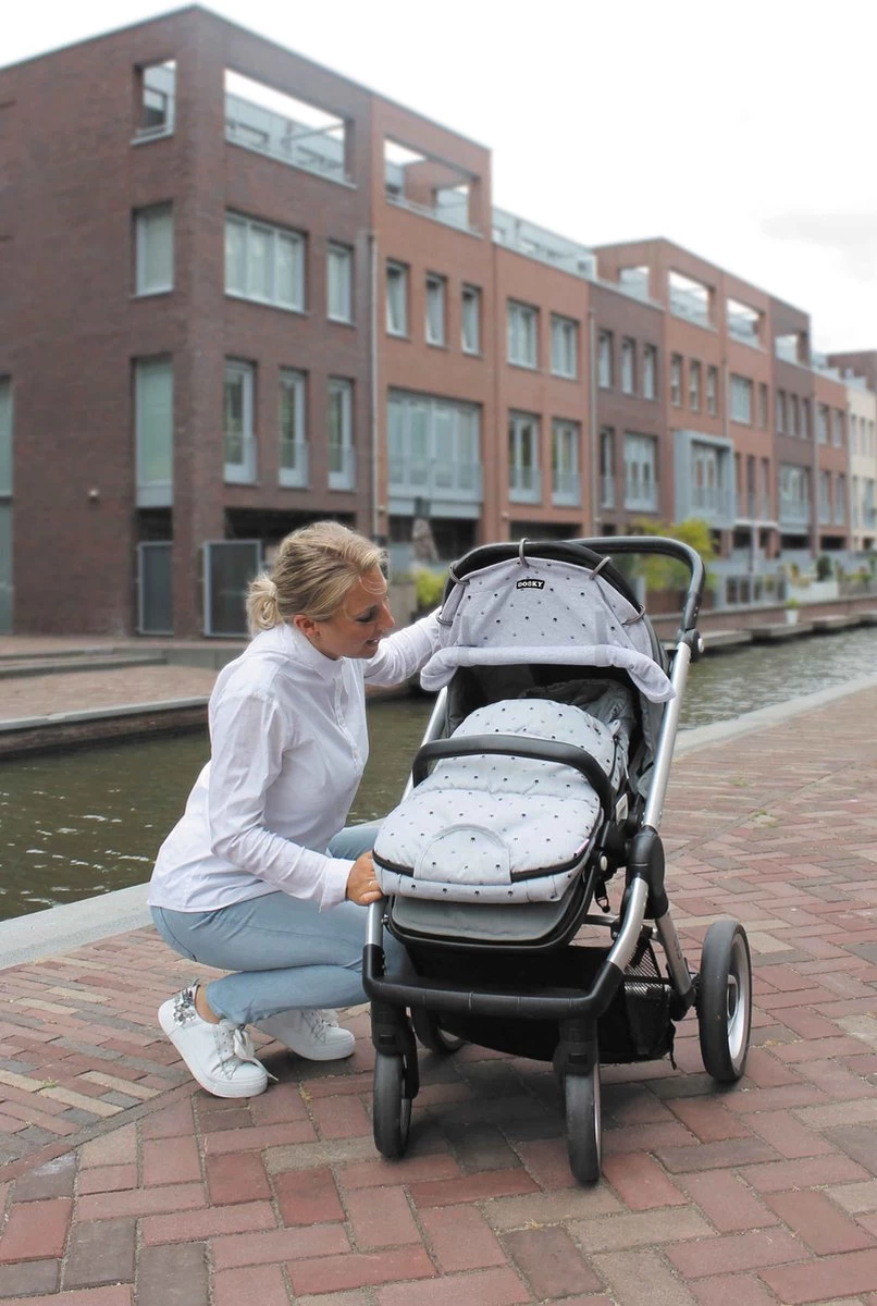 Dooky Universal Cover Zonnescherm Kinderwagen - Light Grey Crowns - Afbeelding 4
